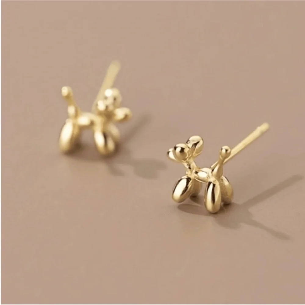 NWOT Quincy Gold Balloon Dog Micro Post Earrings